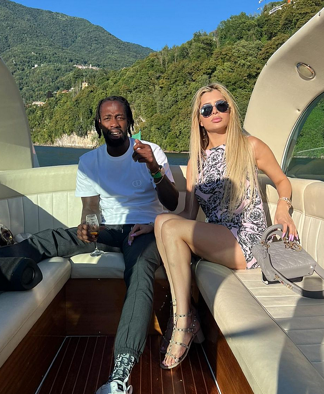 Patrick Beverley took his mother on a luxury yacht to celebrate Mother's Day - HoangGA