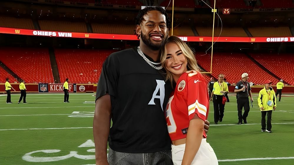 Chiefs WR Juju Smith-Schuster proposes to girlfriend Laura Kruk at romantic getaway (Image Source: Kruk/Instagram)