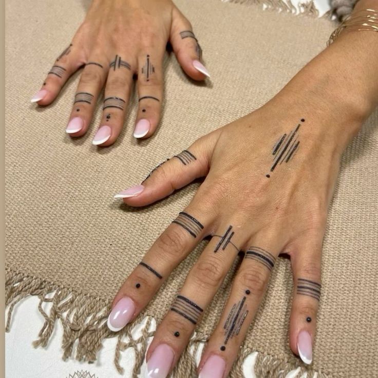 Discover 2024&#8217;s Top 20 Symbolic Hand Tattoos: Chinese, Viking, Om, Anarchy &#038; More &#8211; Get Inspired!