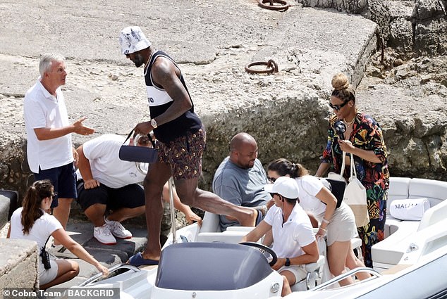 The couple then went on dry land to explore the sights of the town during their Italian vacation