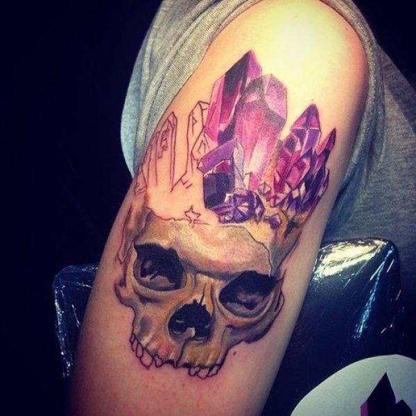 Skull with crystal tattoo