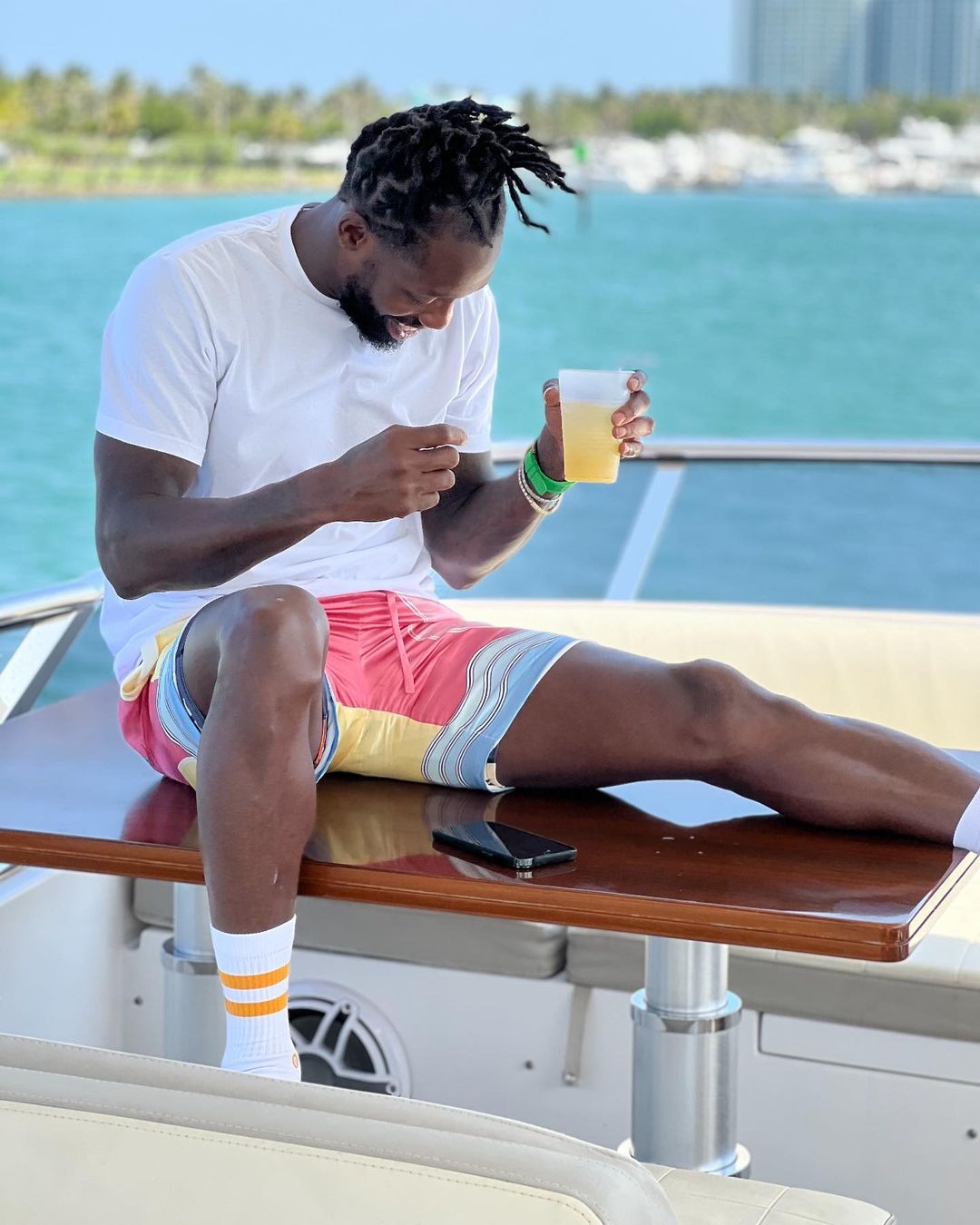 Patrick Beverley took his mother on a luxury yacht to celebrate Mother's Day - HoangGA