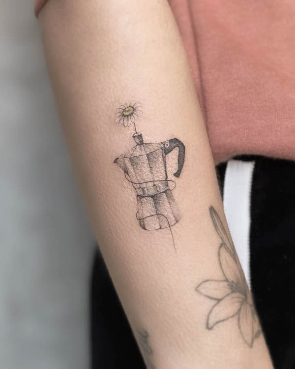 Moxa pot with flower by @tintana.tattoo