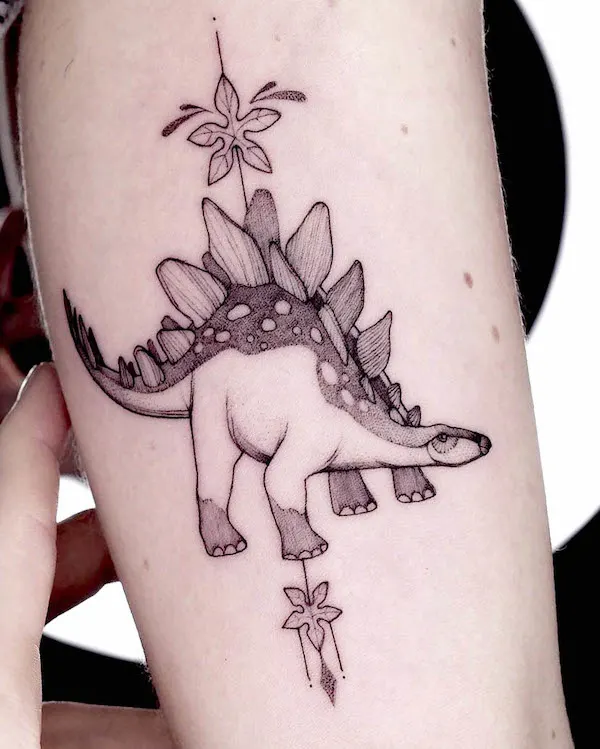 Stegosaurus with treestars by @mariafernandeztattoo