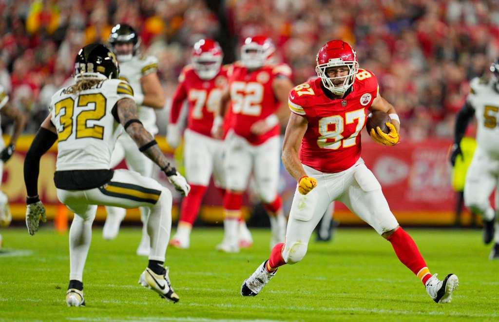 Travis Kelce at the Chiefs game against the Saints on oct. 7.