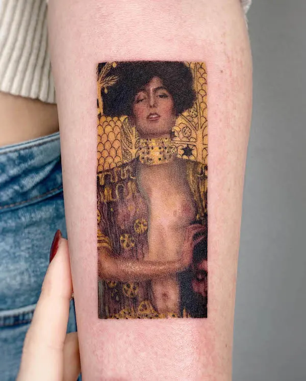 Judith and the head of Holofernes tattoo by @lafragile_