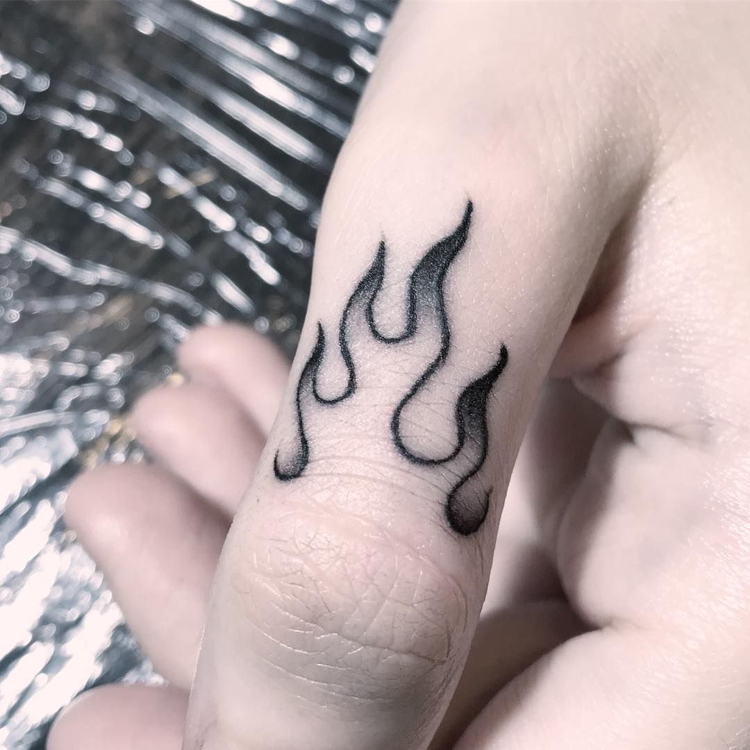 Girl Finger Tattoo Ideas (3)