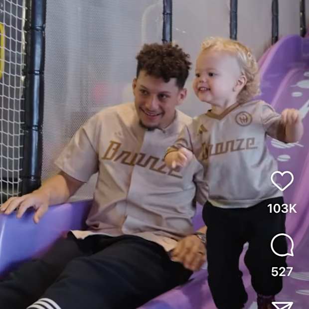 Patrick Mahomes, Bronze Mahomes