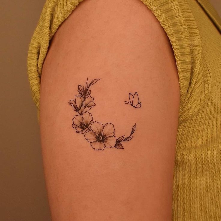 Pin by Nallely Hernandez on Tatuajes Nay | Small girly tattoos, Tattoo designs wrist, Elegant tattoos
