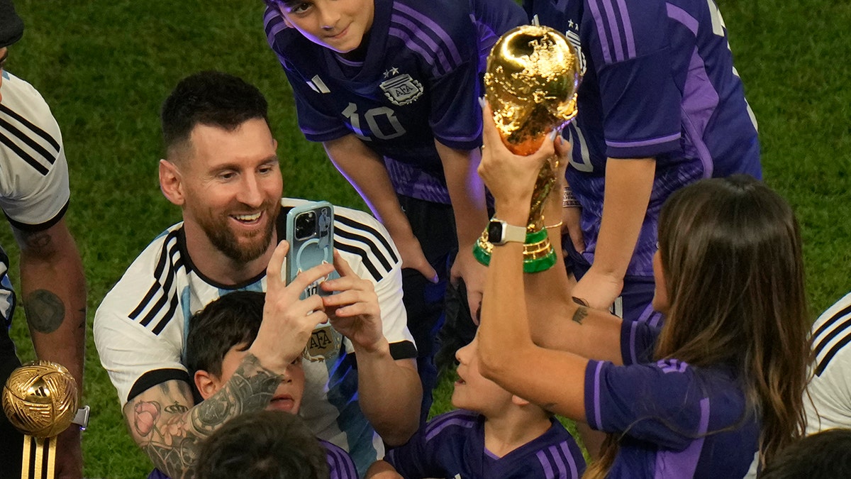 Lionel Messi's wife, Antonela Roccuzzo, celebrates with husband after World  Cup win | Fox News