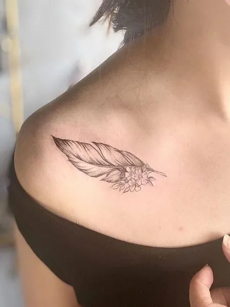Feather Collarbone Tattoo Feather Collarbone Tattoo