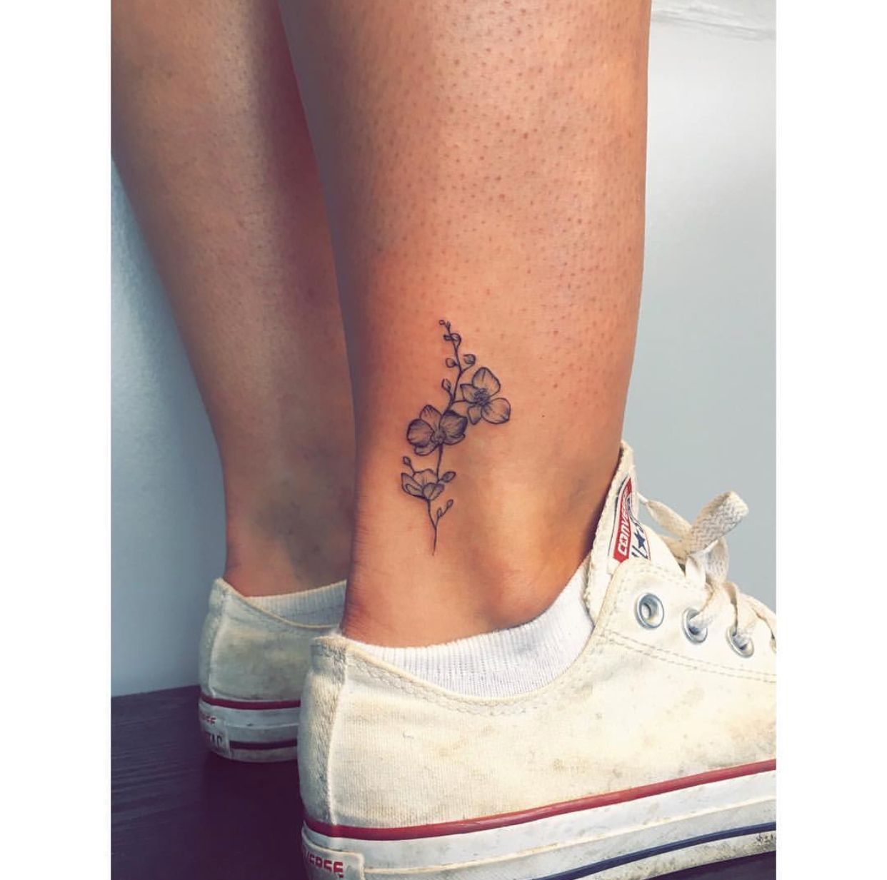 Do you love orchids and want to express your passion through a tattoo? Orchid tattoos will give you confidence and personality. Let's admire the most beautiful orchid tattoo designs of 2024 and find yourself a unique and impressive design.