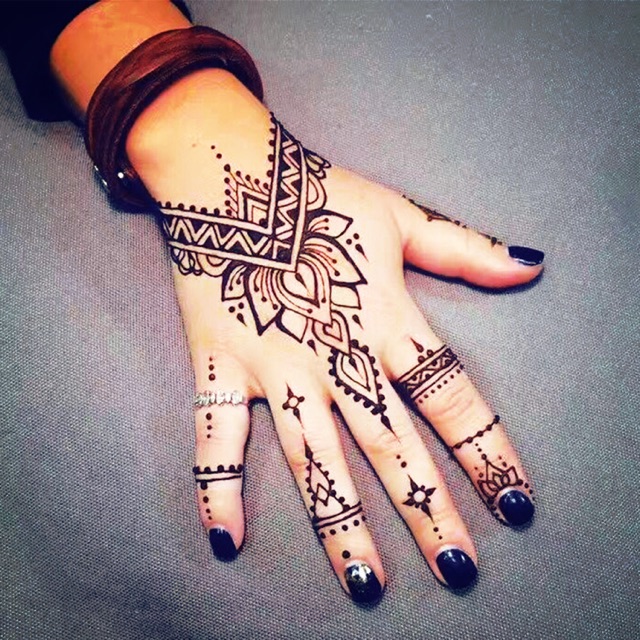 MỰC HENNA NGHỆ THUẬT 30k 1 TUÝP + tặng 2 hình mini