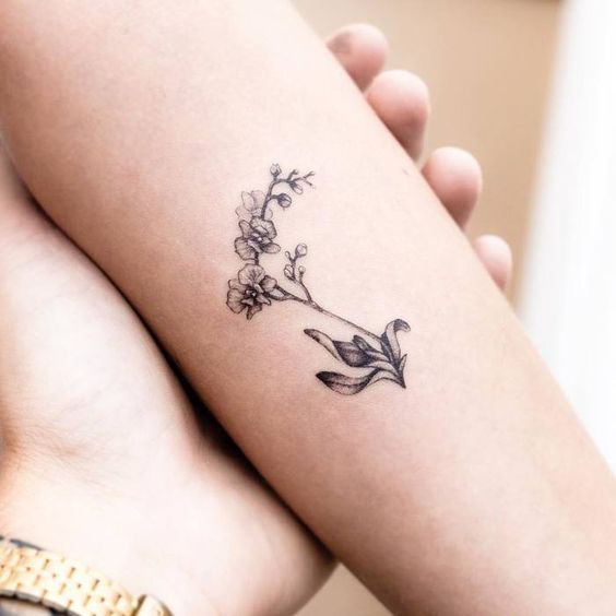 Gorgeous orchid tattoo design, a beautiful pattern with exquisite lines and artistic vision of top artists. The wonderful combination of colors and unique patterns helps you create a sophisticated and luxurious style. You will not be able to take your eyes off the charming beauty of this pattern.
