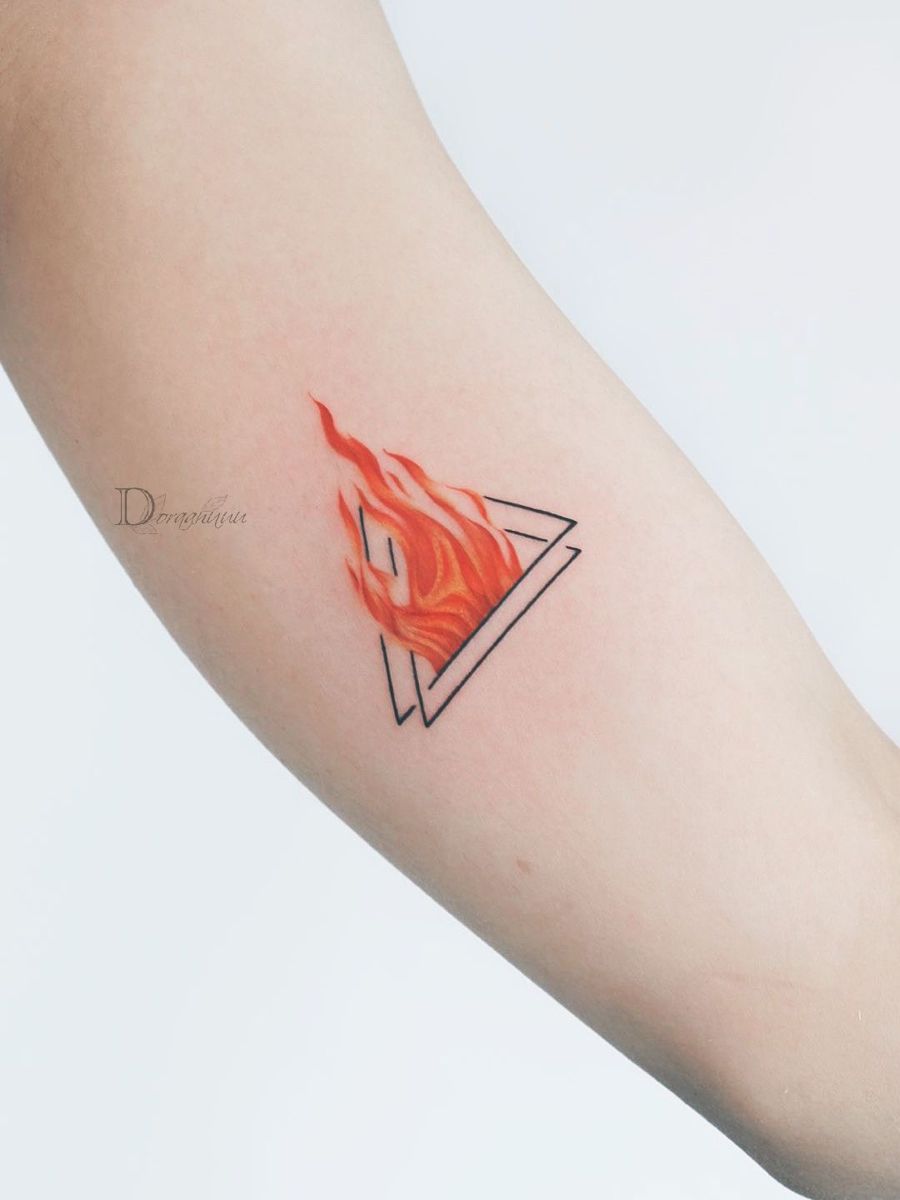 Hình xăm lửa cách điệu